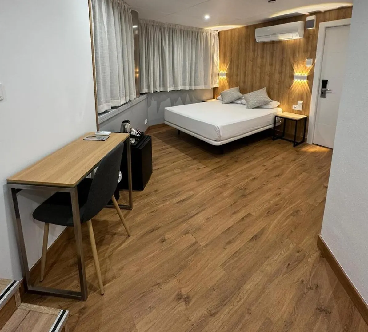 Hotel Medicis Barcelona 2*,  Spain